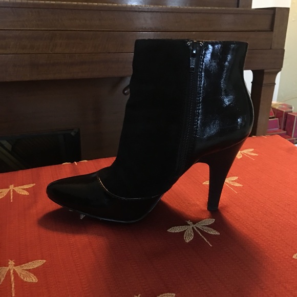 Nice booties! - Picture 3 of 5